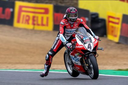 British Superbikes: Redding holds off Ray by 0.094s ahead of Race 1 at Brands Hatch decide