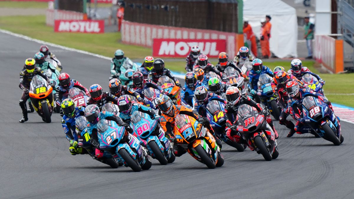 Moto2: Moreira closes in as title chase arrives in Mandalika
