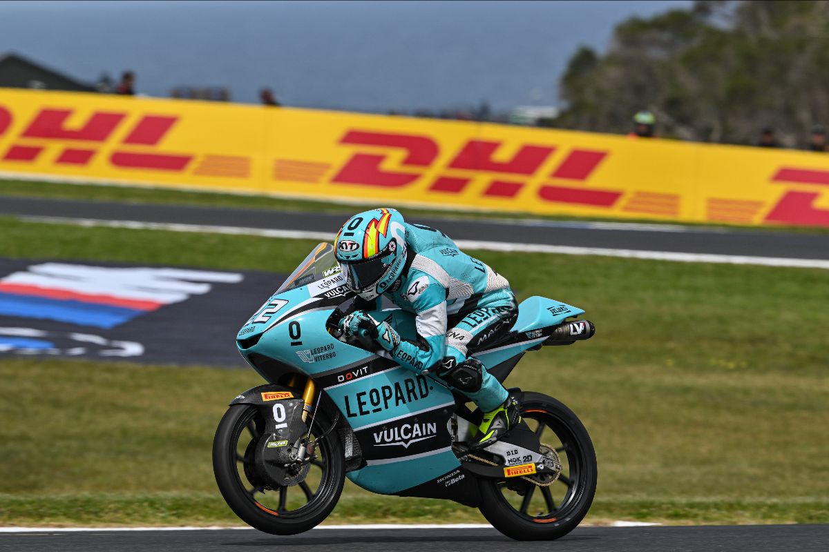 Moto3: Almansa smashes lap record Down Under