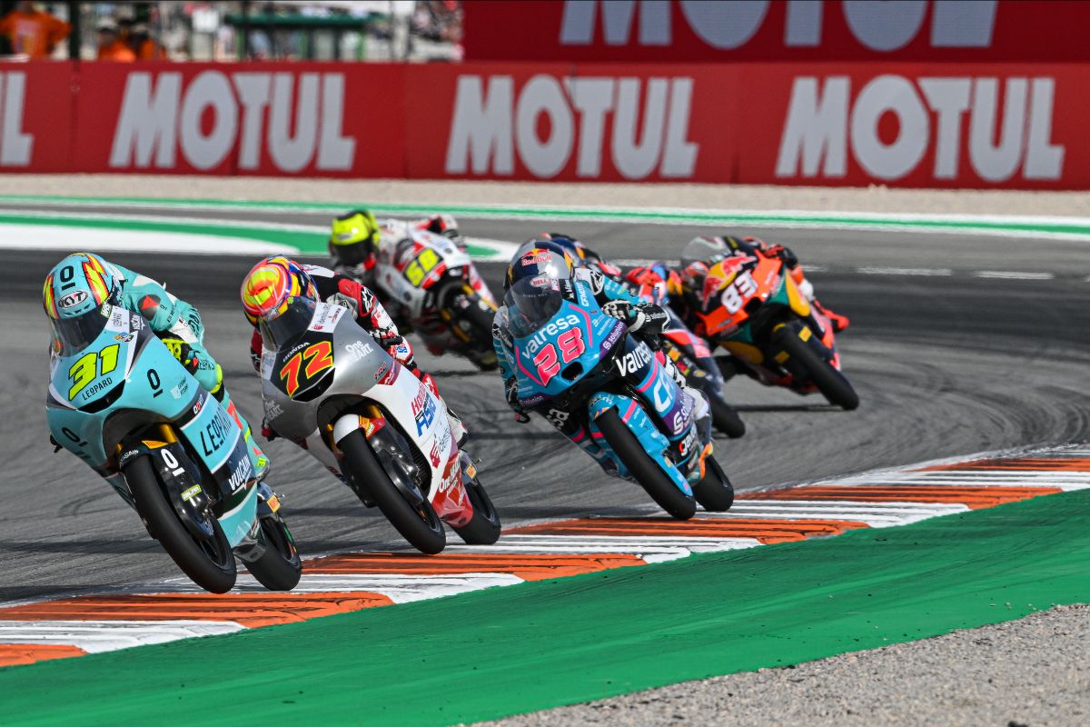 Moto3: Fernandez Takes Maiden Victory In Valencia Battle