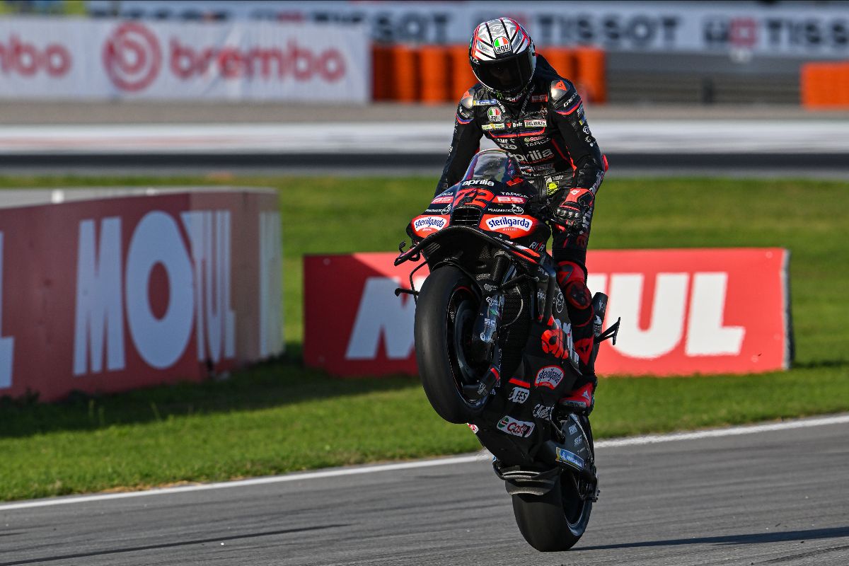 Motogp: Bezzecchi Powers To Pole As 0.096s Covers Top Five In Valencia