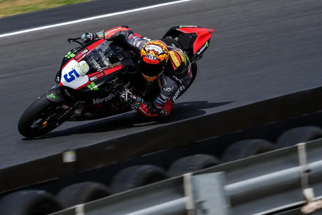 Masia Leads The Way As Rain Closes Play