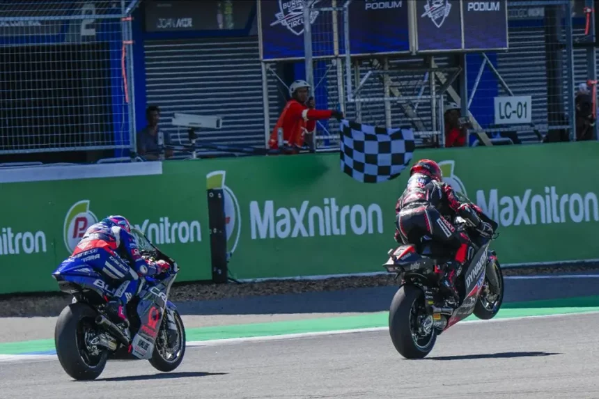 Moto2: Gonzalez Denies Guevara In Tense Stand-Off For Buriram Glory