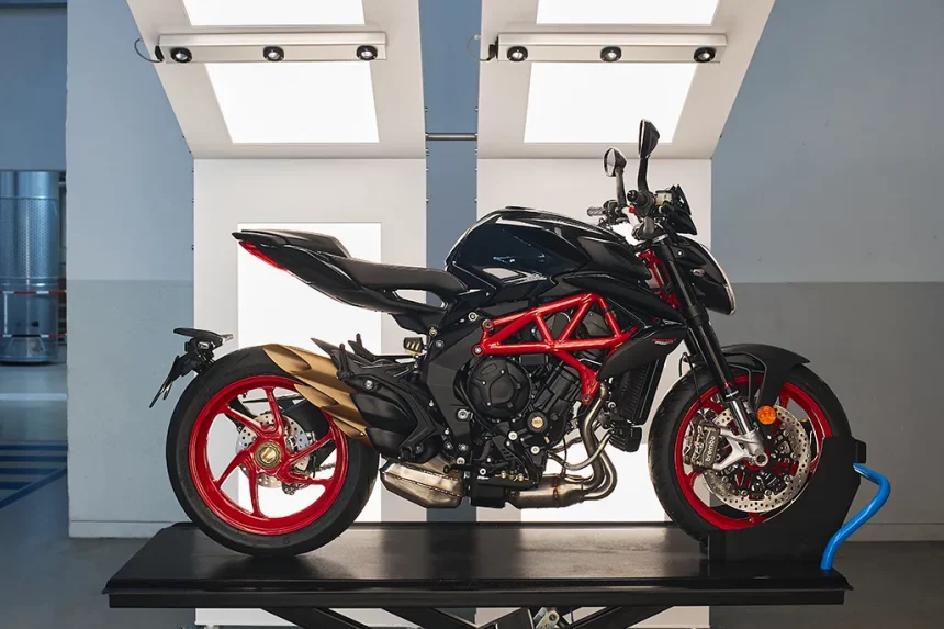 Mv Agusta Brutale 800 Introduces Nero Carbonio As A New Premium Livery