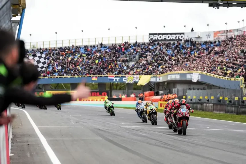 Worldspb: Fleerackers Comes Out On Top Of Last Lap Scrap