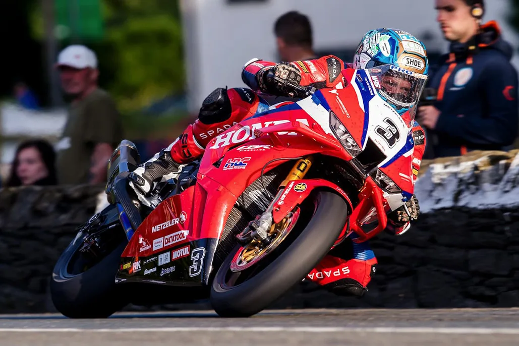 Isle Of Man Tt: Dean Harrison Sets Fastest Ever Opening Qualifying Lap At Tt 2026