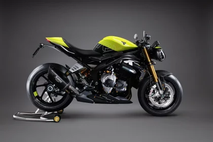 New Triumph Speed Triple 1200 Rx Wears Lightech