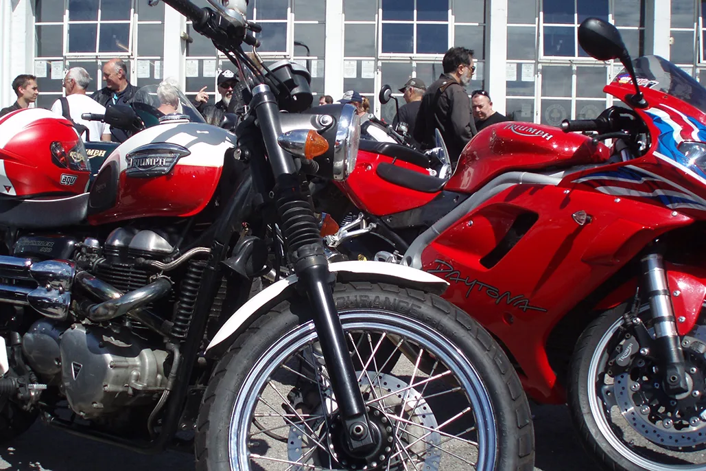 Ace Cafe London: Triumph Day & Band 'the Smash'