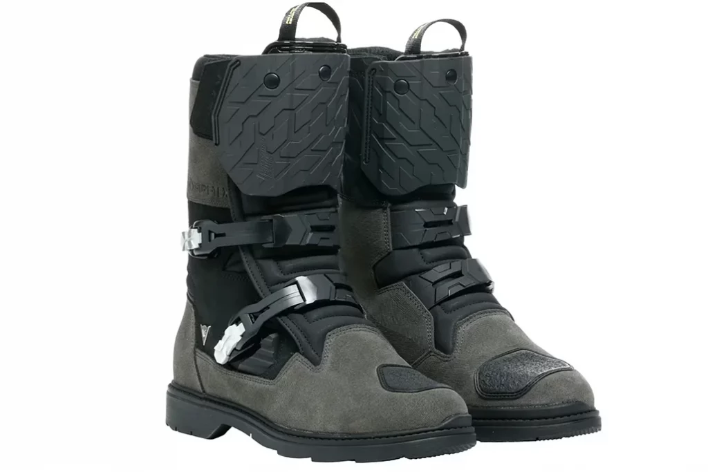 Dainese Overyond Xt Gtx: The All-Terrain Commuter Boot