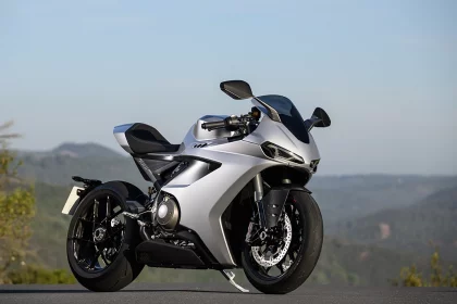 Manx R Superbikes Arrive At Norton Retailers Across The Uk