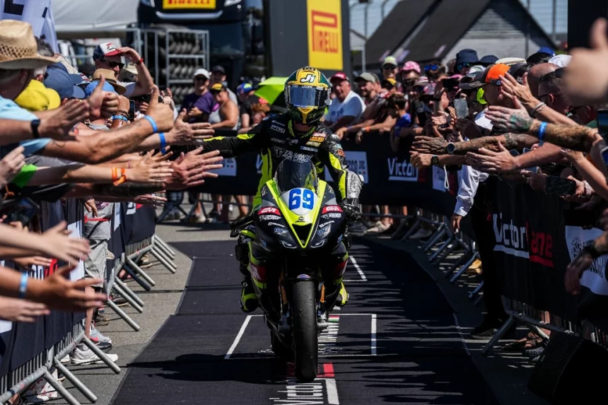 Worldssp: Booth-Amos Delivers On Home Soil