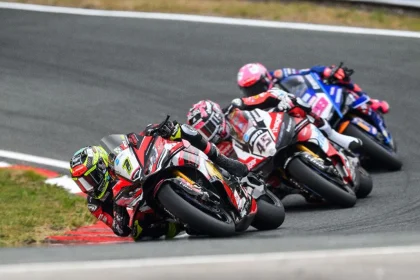 British Superbikes: Ryde Fights Off Title Rivals Redding And Ray To Do The Double