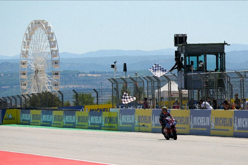 Moto2: Lopez Back On Top As Podium Battle Goes To The Wire