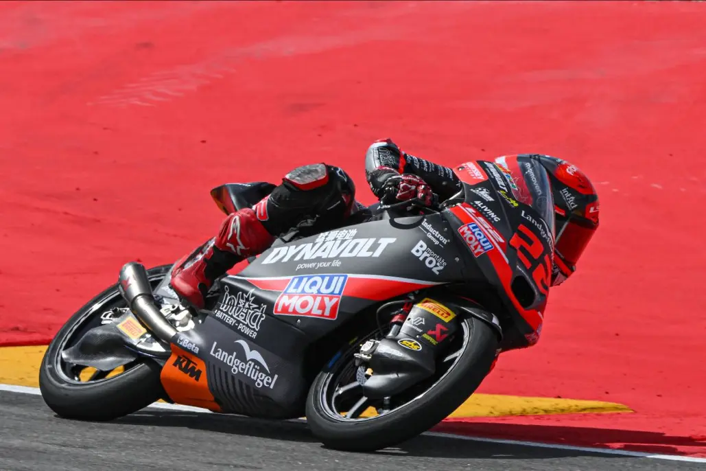 Moto3: Almansa Dominates, Quiles Returns